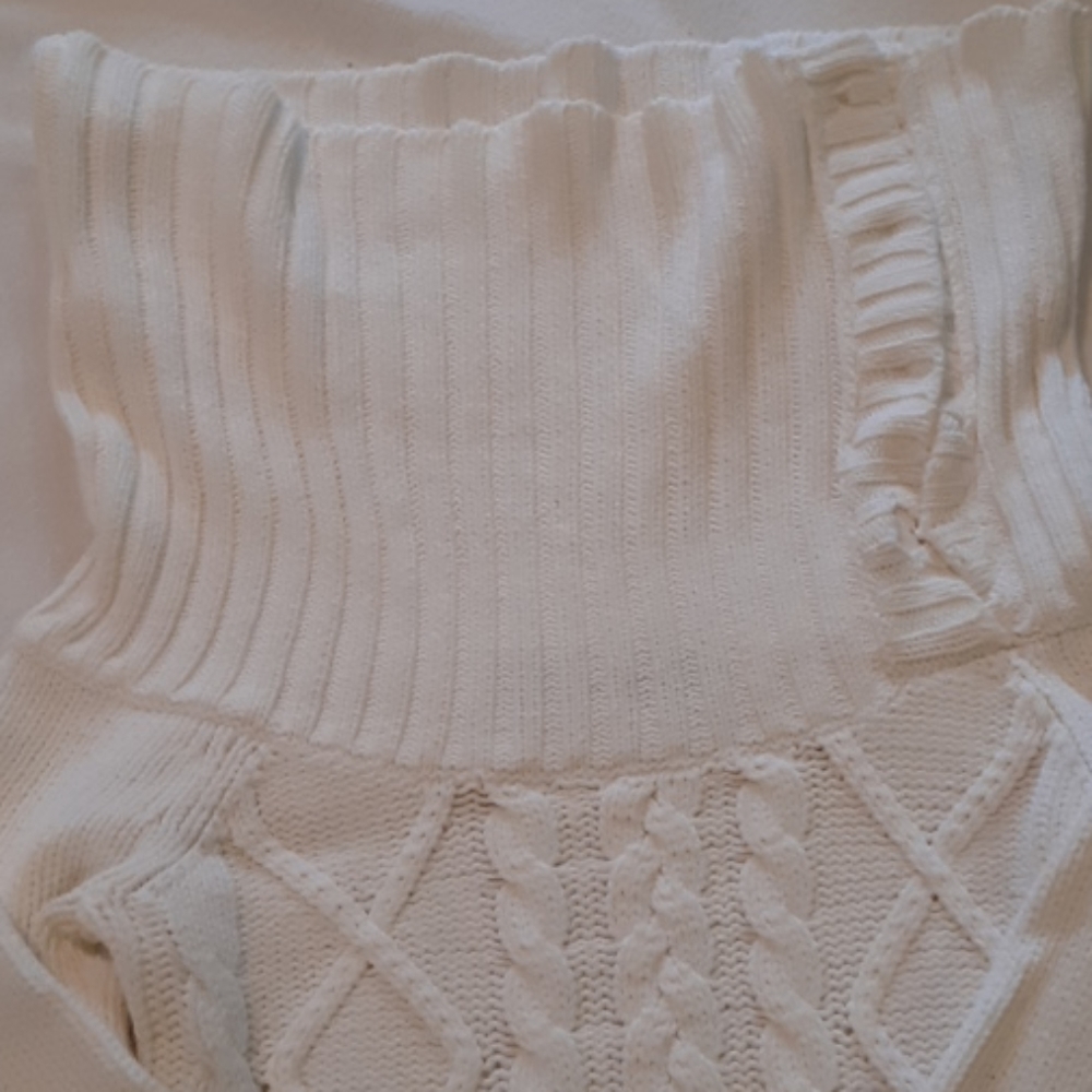 Guess - Picture 4 of 4
